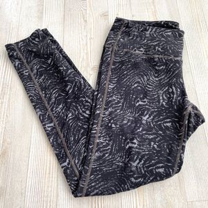 Athleta Zebra Chaturanga Tights 7/8 Leggings Size Medium